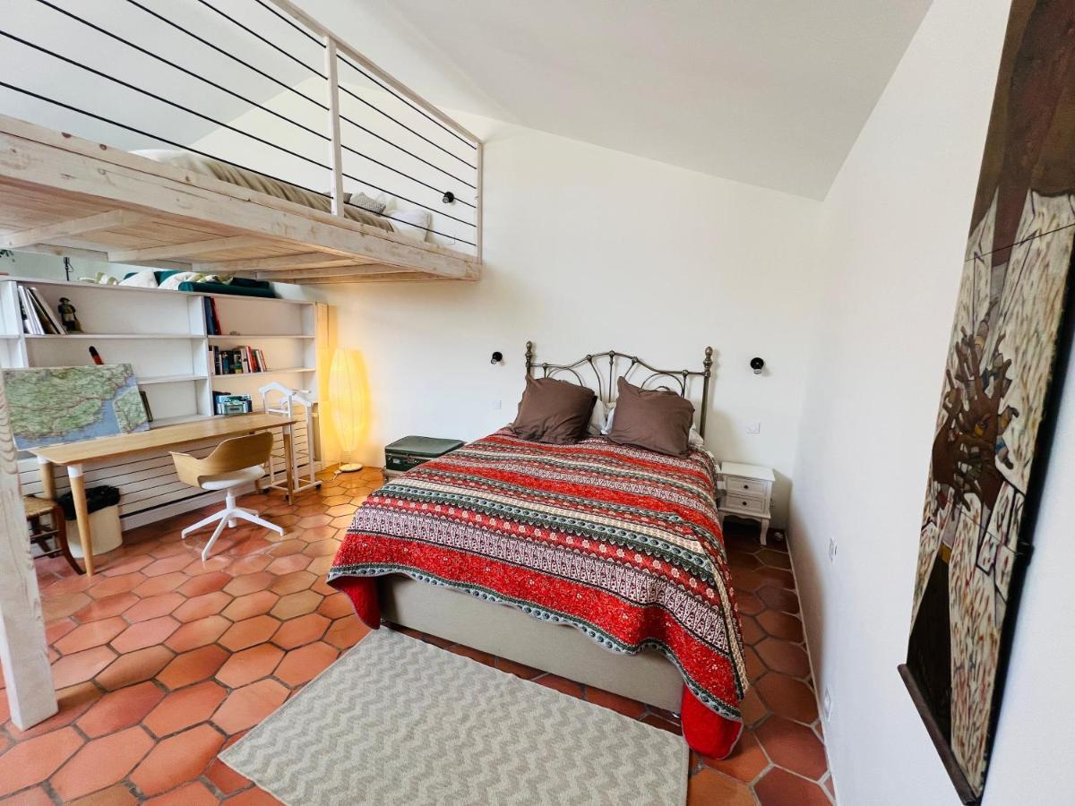 Penthouse Studio Privee Couple Ou Famille- La Maison Searle A Туртур Екстер'єр фото