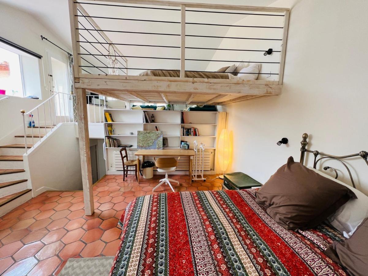 Penthouse Studio Privee Couple Ou Famille- La Maison Searle A Туртур Екстер'єр фото
